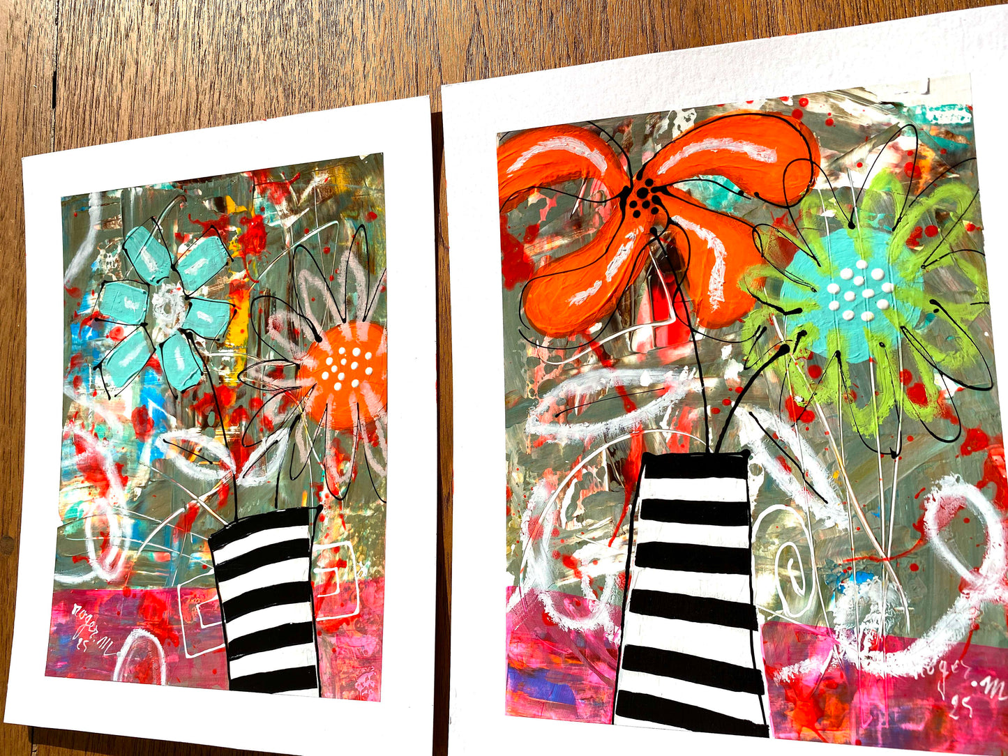 Petites Fleurs dans leur Vase Rayé - 2 - 25 x 20 cm