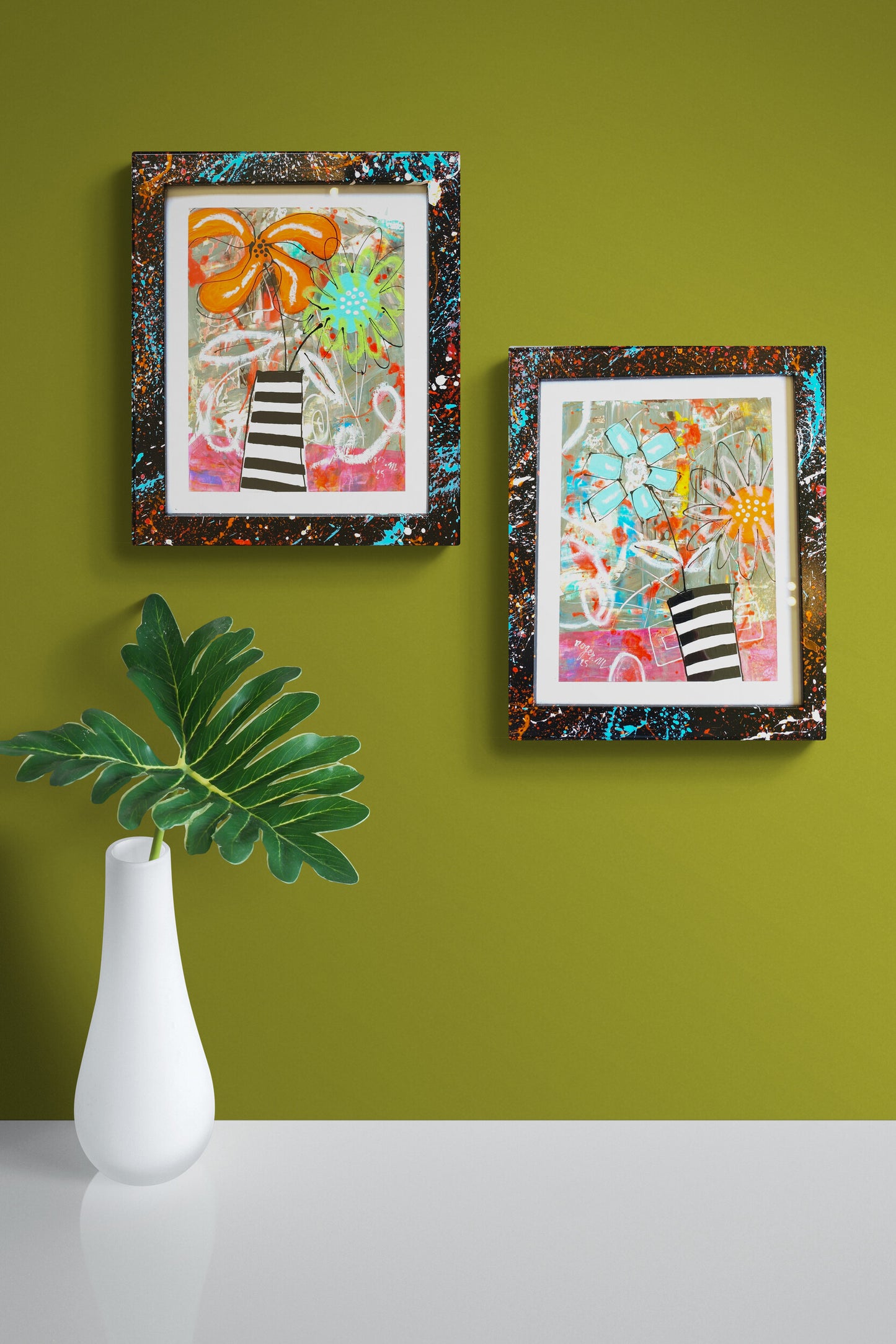 Petites Fleurs dans leur Vase Rayé - 2 - 25 x 20 cm